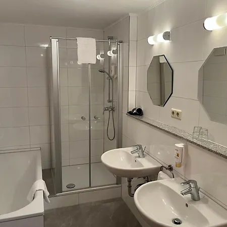 Akzent Goldener Ochsen 3* Cröffelbach